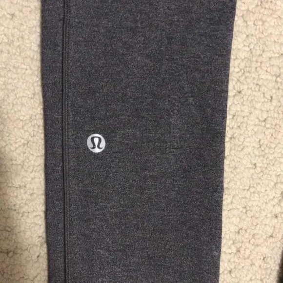 Lululemon Speed Up Crop (21") in Heathered Black Size 4 Like New - Picture 9 of 14